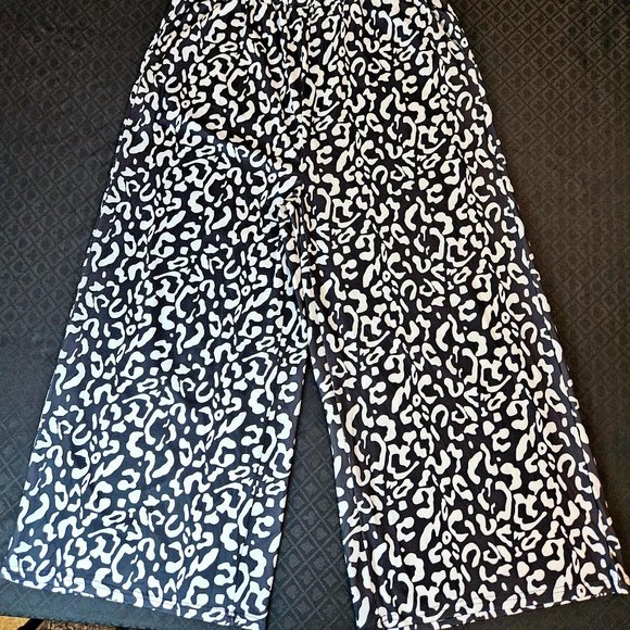 B/W Wide Leg Pants with Suspenders - Picture 2 of 4